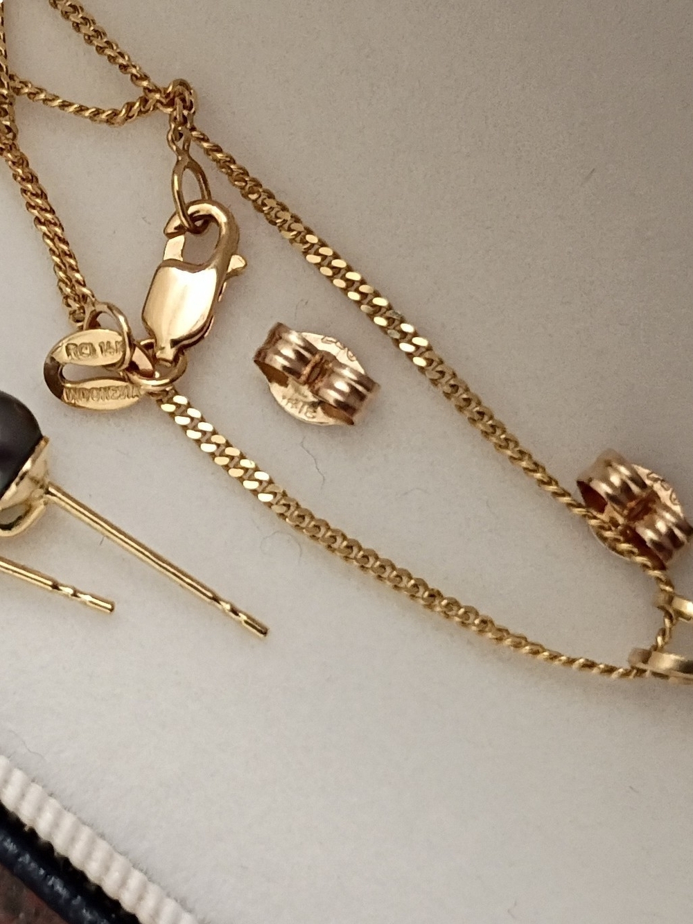 14k YG Genuine Black Pearl Solitaire Necklace & Earrings Diamond Accent Exc Cond